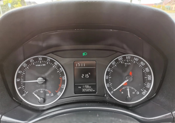 Skoda Octavia cena 17499 przebieg: 305000, rok produkcji 2010 z Złotów małe 407